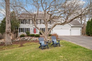 8595 Drake Court, Chanhassen, MN 55317