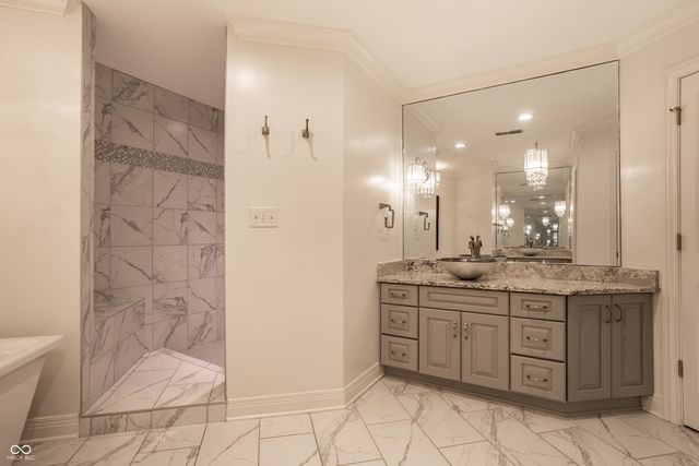 121 Wakefield Way, Zionsville, IN 46077