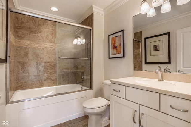 121 Wakefield Way, Zionsville, IN 46077