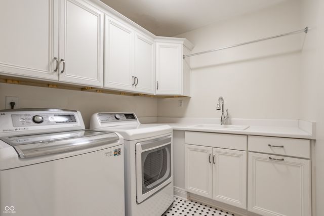 121 Wakefield Way, Zionsville, IN 46077