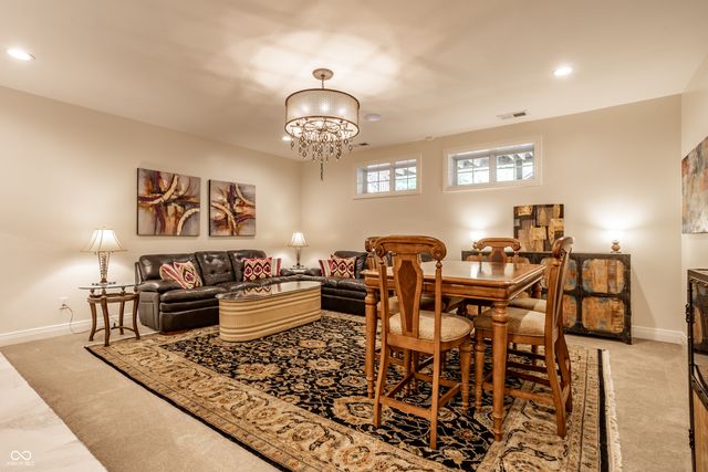 121 Wakefield Way, Zionsville, IN 46077