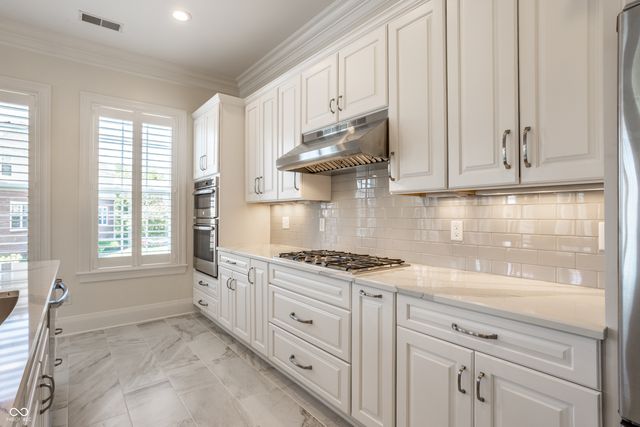121 Wakefield Way, Zionsville, IN 46077