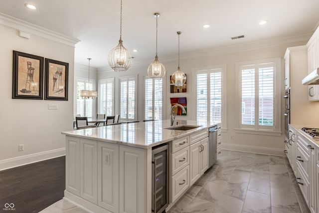 121 Wakefield Way, Zionsville, IN 46077