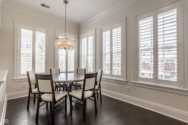 121 Wakefield Way, Zionsville, IN 46077