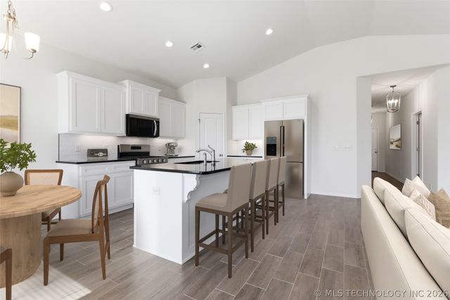 8505 E Ft Worth Street, Broken Arrow, OK 74014