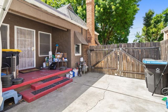 1872 W Willow St, Stockton, CA 95203