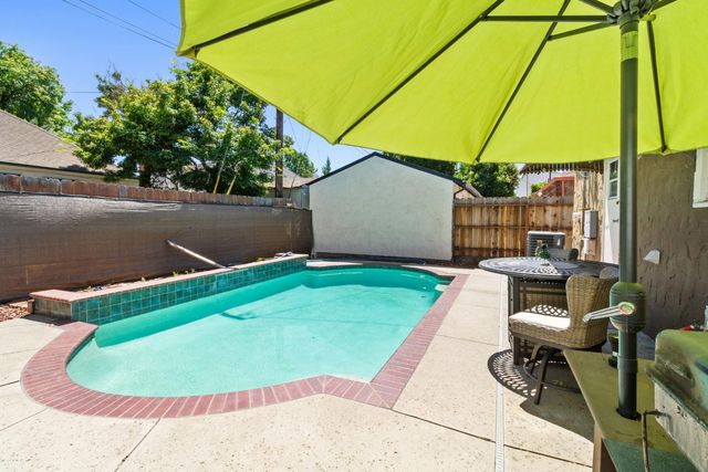 1872 W Willow St, Stockton, CA 95203