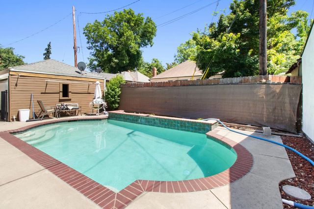 1872 W Willow St, Stockton, CA 95203