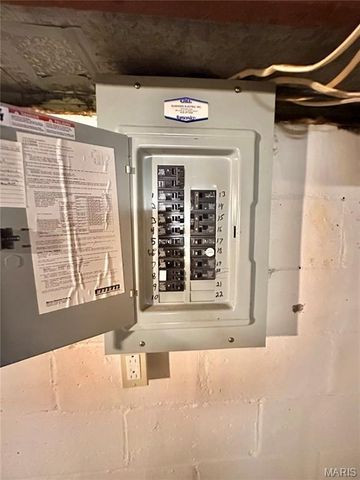 2 Bluff Drive, Belleville, IL 62223