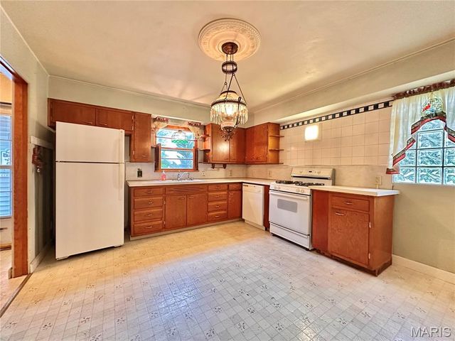 2 Bluff Drive, Belleville, IL 62223