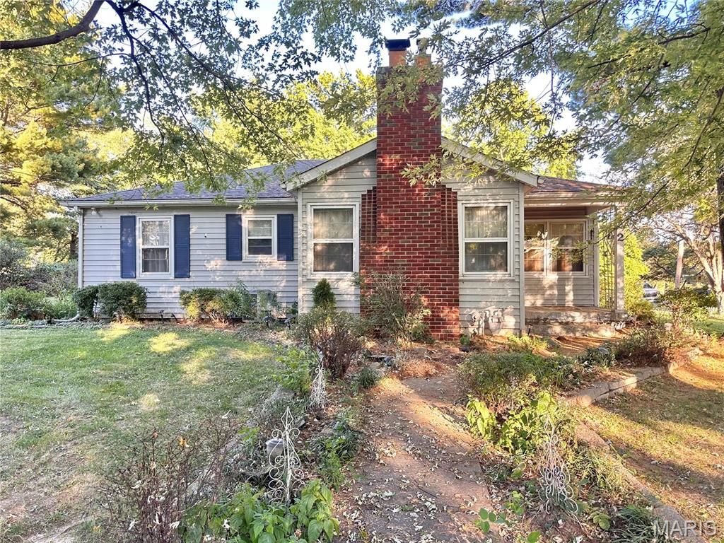 2 Bluff Drive, Belleville, IL 62223