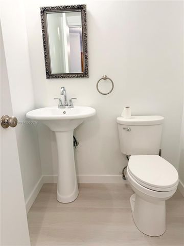 3725 S Ocean Dr 521, Hollywood, FL 33019