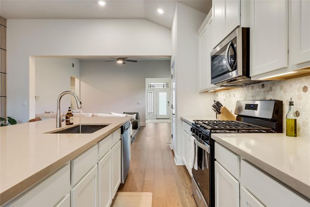 8608 McKamy DR, Austin, TX 78744