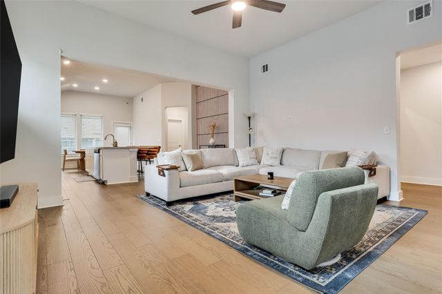 8608 McKamy DR, Austin, TX 78744