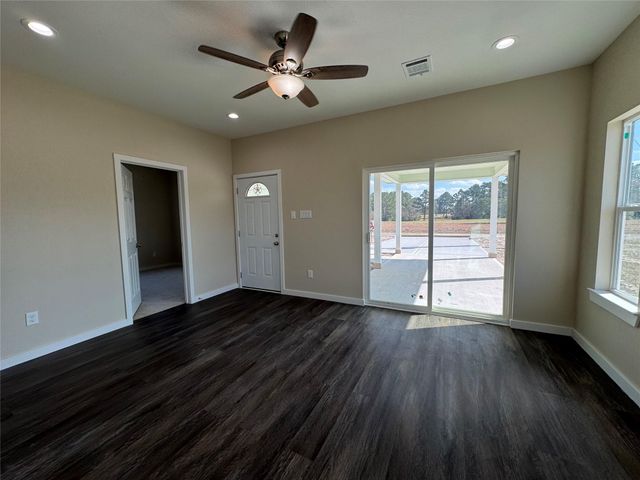 50 Westlake West, Trinity, TX 75862