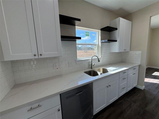 50 Westlake West, Trinity, TX 75862