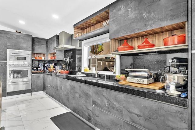 3388 SW 49th St, Hollywood, FL 33312