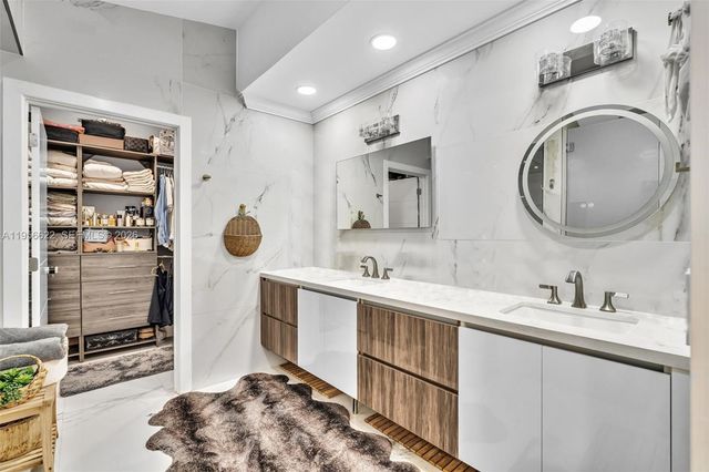 3388 SW 49th St, Hollywood, FL 33312