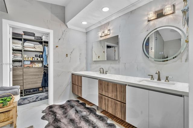 3388 SW 49th St, Hollywood, FL 33312