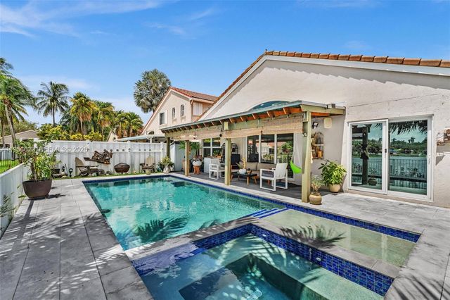 3388 SW 49th St, Hollywood, FL 33312