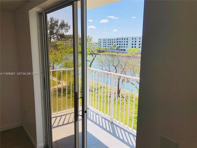 8260 SW 210th St 210, Cutler Bay, FL 33189