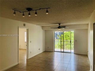 8260 SW 210th St 210, Cutler Bay, FL 33189