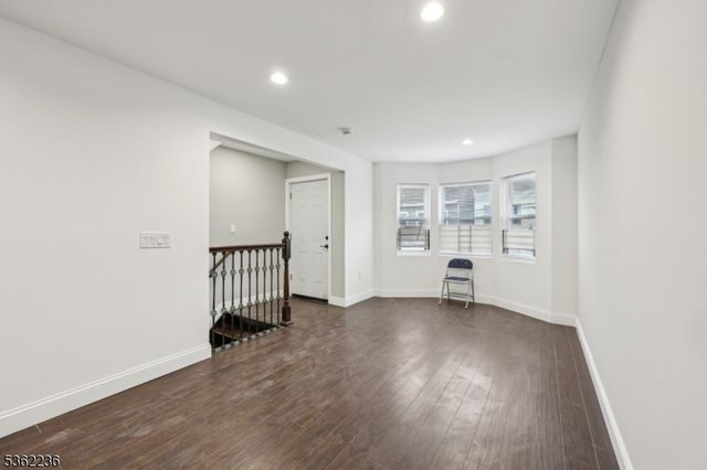 253 N 4Th St, Paterson City, NJ 07522