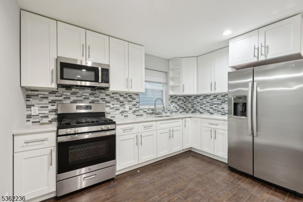253 N 4Th St, Paterson City, NJ 07522 — photo 2