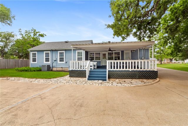 717 Inwood Drive, Bryan, TX 77802