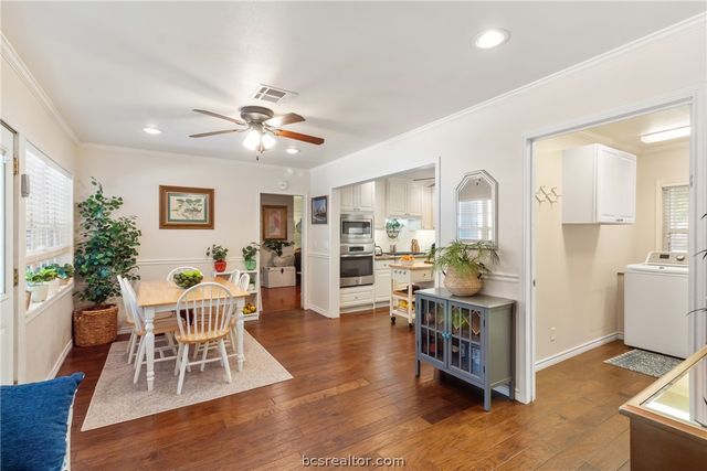 717 Inwood Drive, Bryan, TX 77802