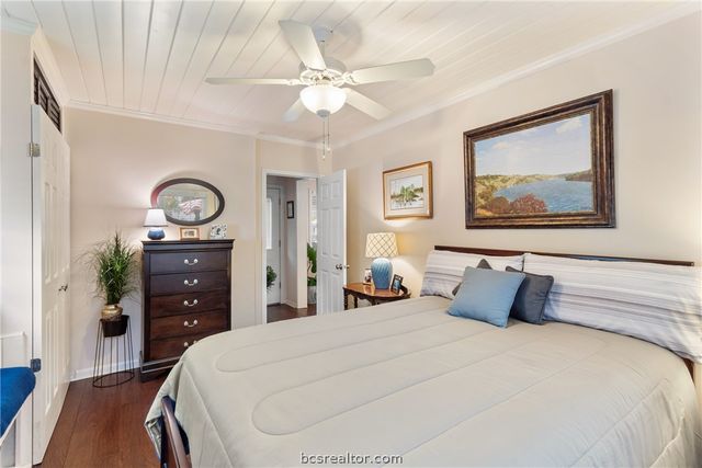 717 Inwood Drive, Bryan, TX 77802