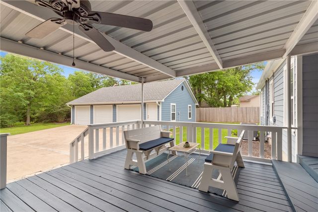 717 Inwood Drive, Bryan, TX 77802