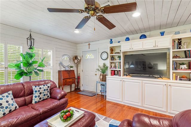 717 Inwood Drive, Bryan, TX 77802