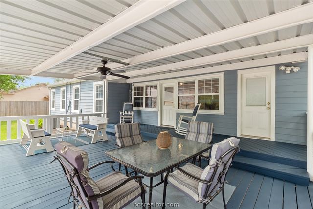 717 Inwood Drive, Bryan, TX 77802