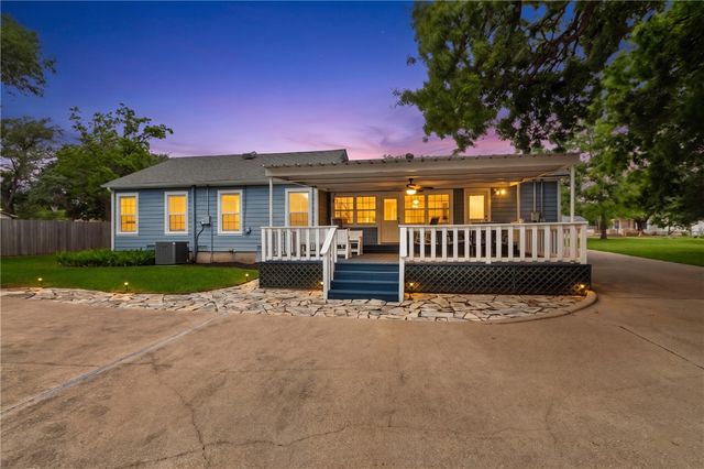 717 Inwood Drive, Bryan, TX 77802