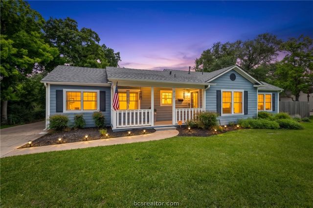 717 Inwood Drive, Bryan, TX 77802