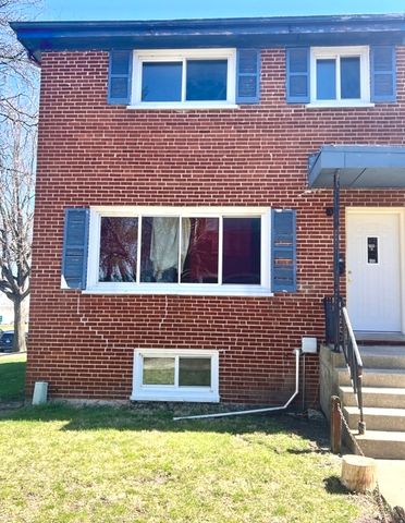 905 W North Avenue A, Villa Park, IL 60181