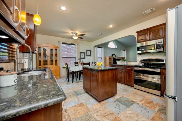 13149 Larks View Point, Fort Worth, TX 76244