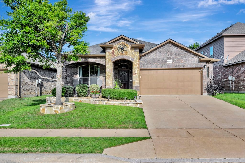 13149 Larks View Point, Fort Worth, TX 76244