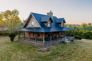 5991 Sandy Ridge Road SE, Tippecanoe, OH 44699