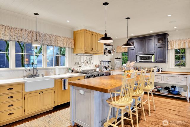 406 Galer Street, Seattle, WA 98109