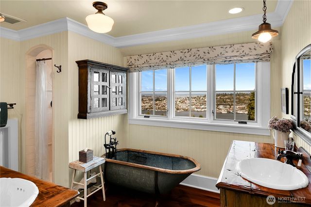 406 Galer Street, Seattle, WA 98109