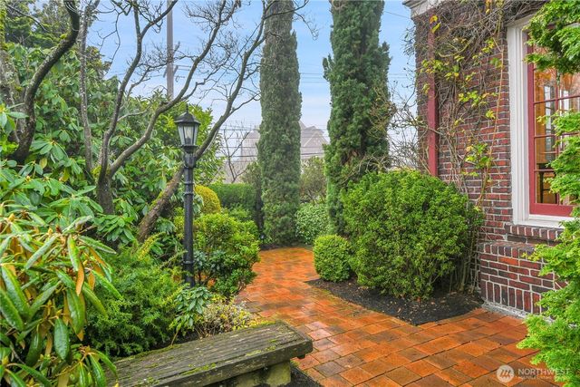 406 Galer Street, Seattle, WA 98109