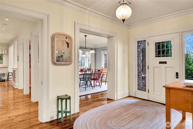 406 Galer Street, Seattle, WA 98109