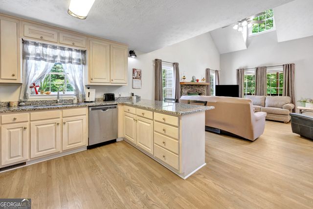 560 Hawks Trail, Newborn, GA 30056