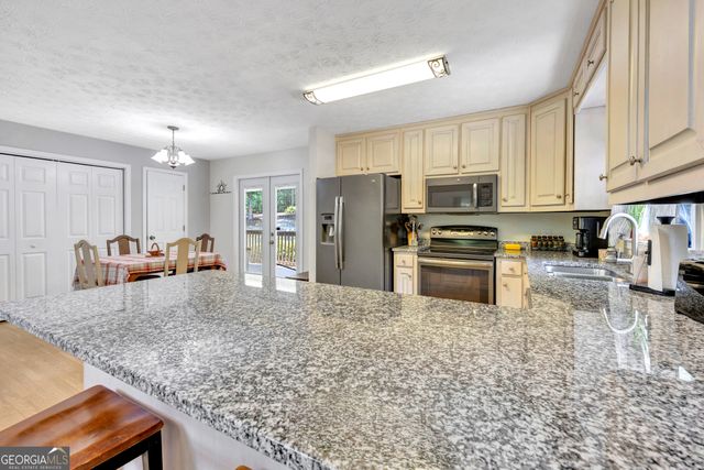 560 Hawks Trail, Newborn, GA 30056