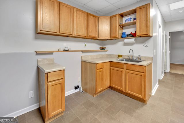 560 Hawks Trail, Newborn, GA 30056