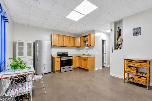560 Hawks Trail, Newborn, GA 30056