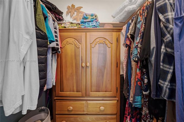 3701 Tyler St 211, Hollywood, FL 33021