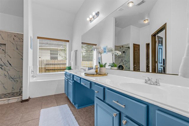 134 S Star Ridge Circle, The Woodlands, TX 77382